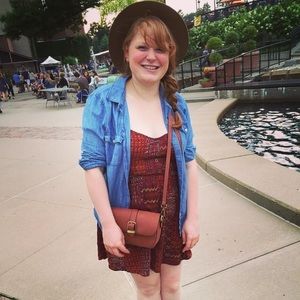 Meet your Posher, Elizabeth